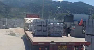 承德 芝麻白仿形路沿石，直形路沿石