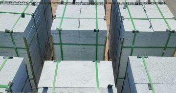 承德 芝麻白花岗岩5公分地铺石 花岗岩厂家工厂装车日常