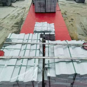 承德 芝麻白仿形加直形路沿石出货日常