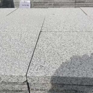 承德 白麻花岗岩石材推荐 荔枝面地铺石