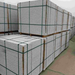 承德 白麻花岗岩石材荔枝面地铺石（300*600*50）