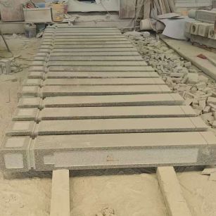 承德 芝麻白异形加工雕刻-栏杆大柱，方柱