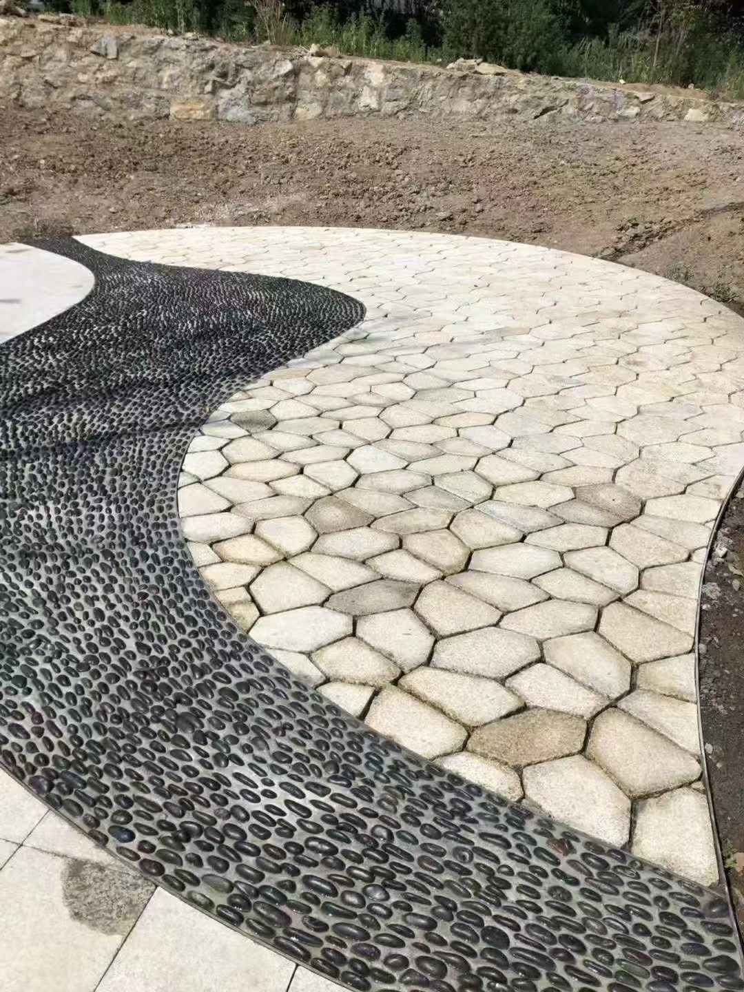 承德 黄金麻冰裂纹地铺石工地铺装案例