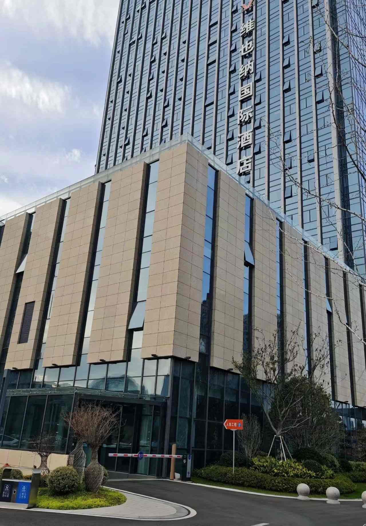 承德 黄金麻花岗岩外墙干挂