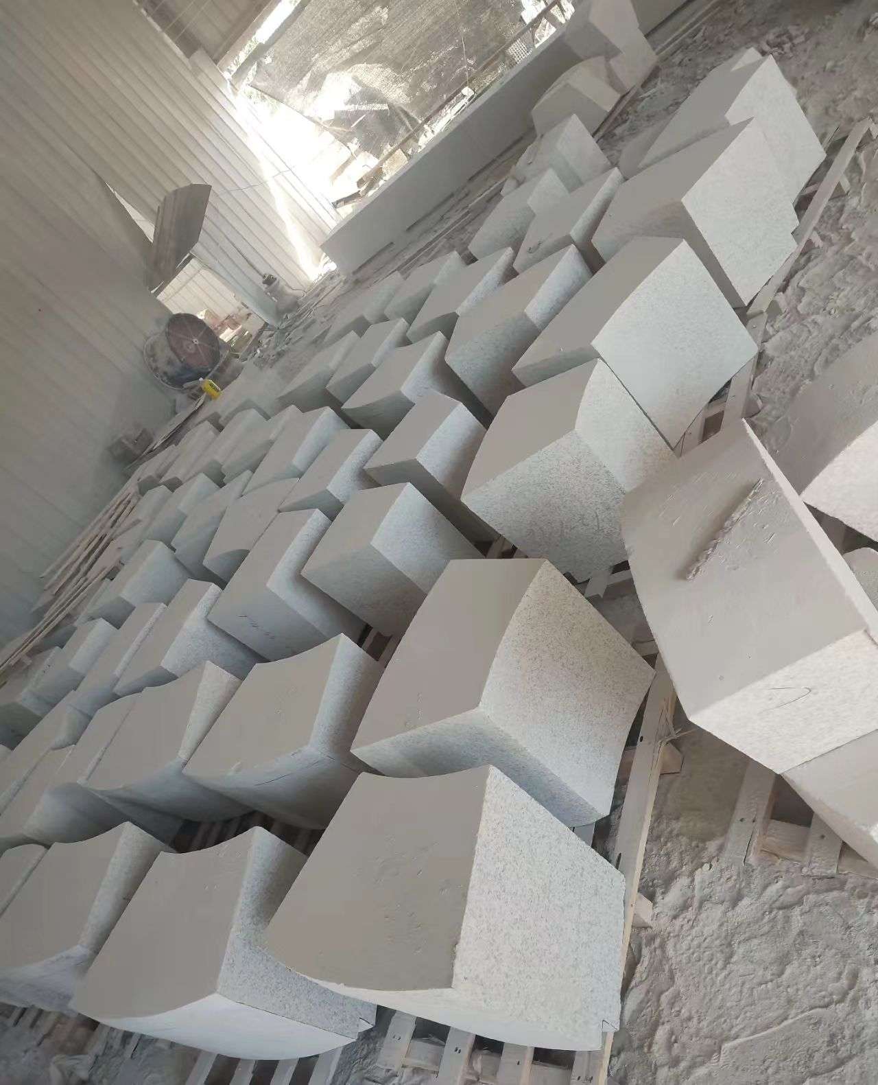 承德 白麻花岗岩异形坐凳