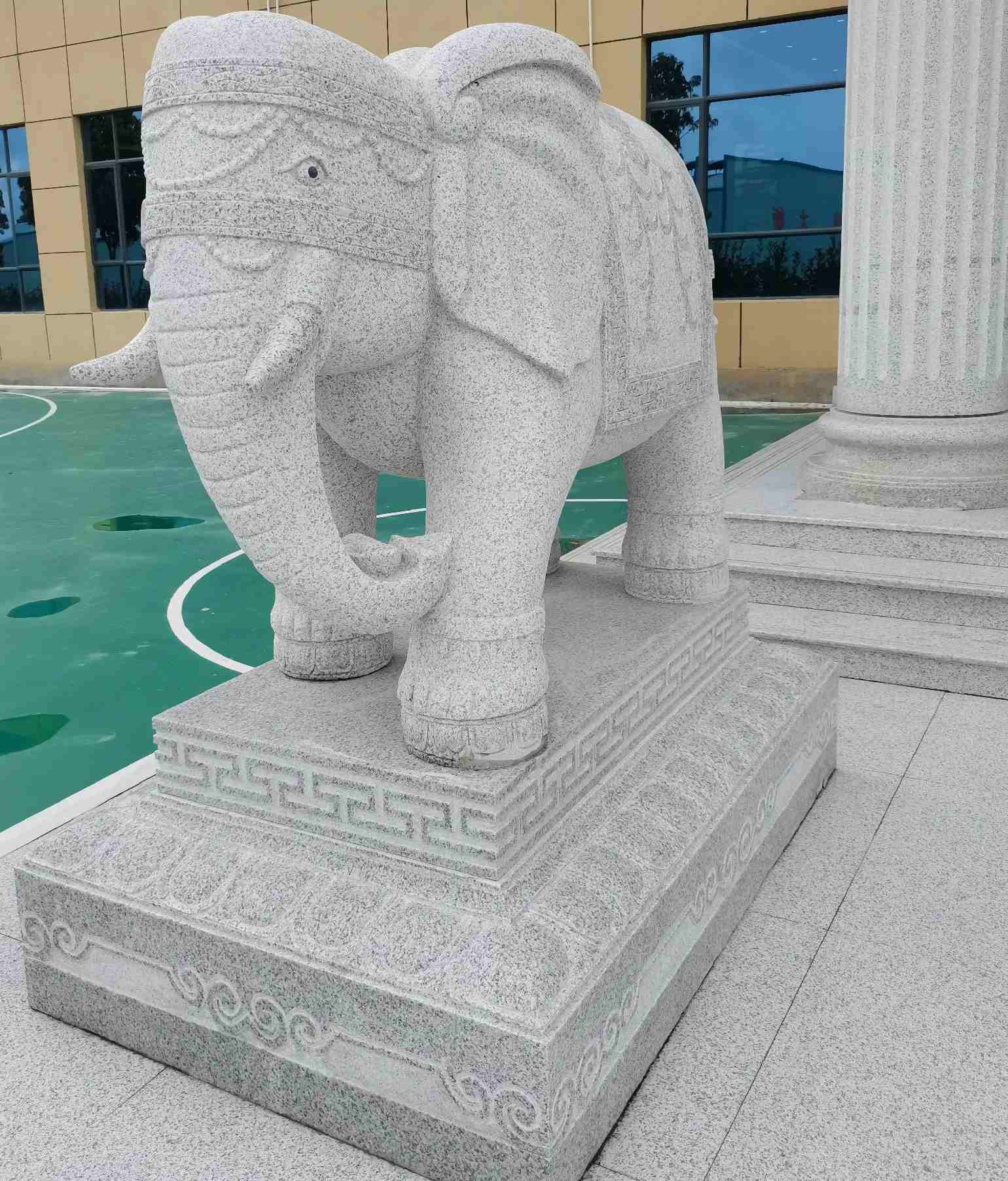 承德 白麻花岗岩动物异形石雕-大象