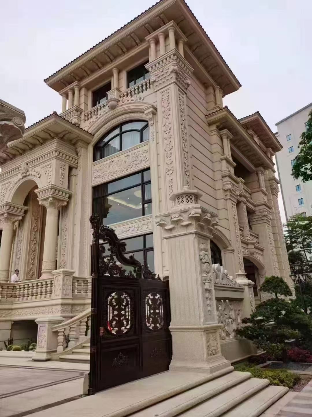 承德 黄金麻花岗岩别墅外墙干挂效果展示