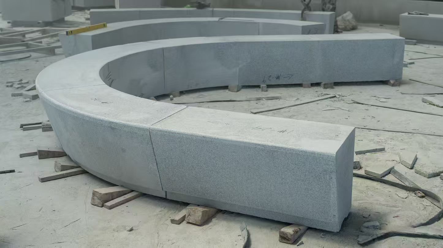 承德 芝麻白花岗岩光面弧形坐凳