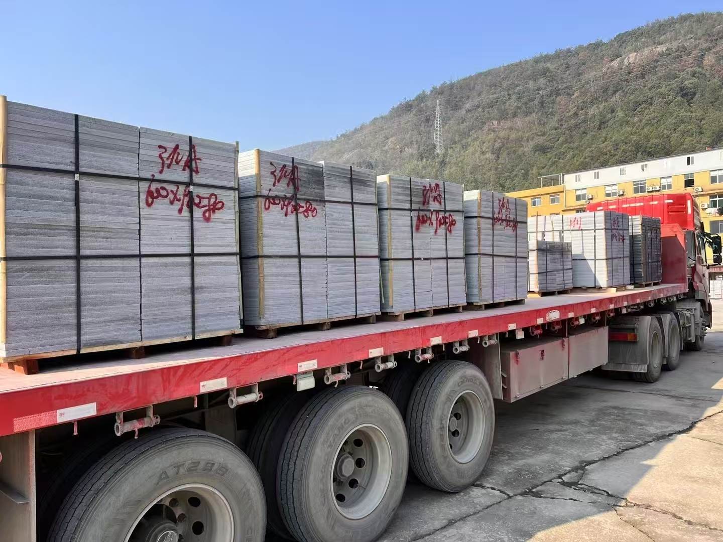 承德 芝麻灰地铺石出货日常