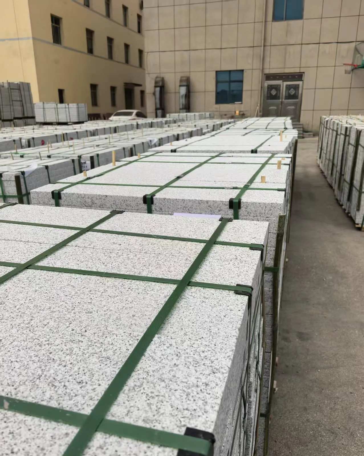 承德 白麻花岗岩5.0公分荔枝面地铺石