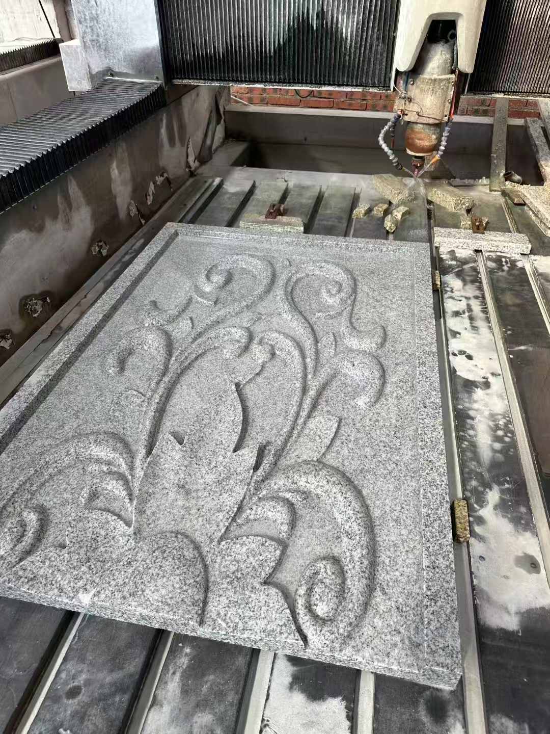 承德 白麻别墅干挂雕花板