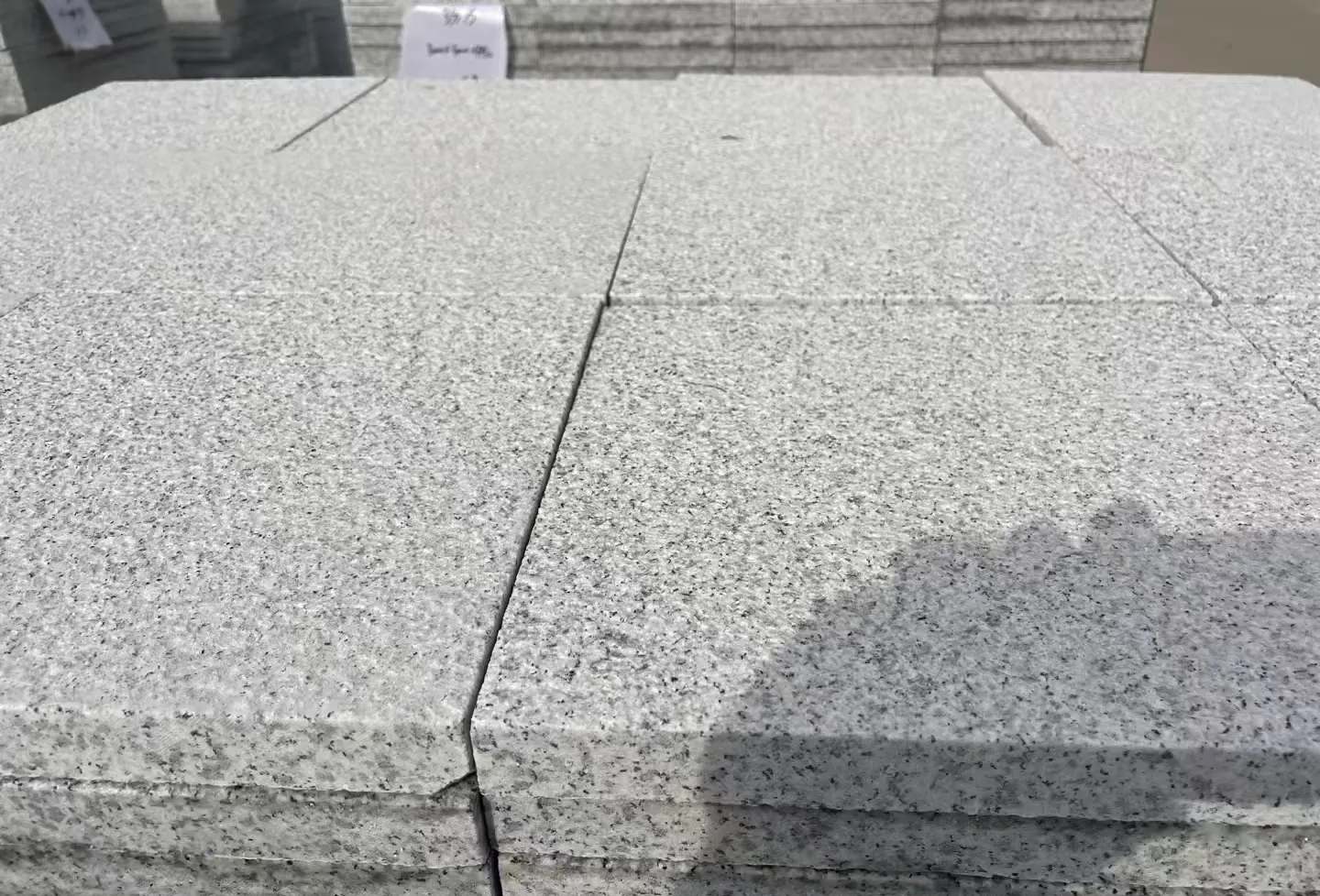 承德 白麻花岗岩石材推荐 荔枝面地铺石