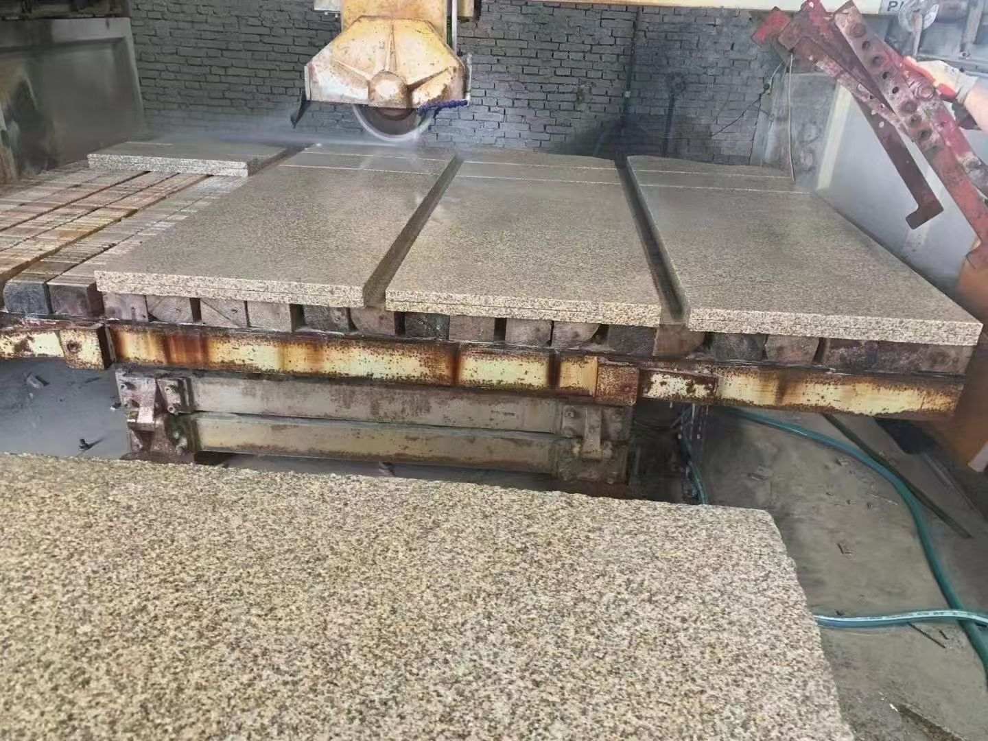 承德 黄金麻荔枝面成品板加工