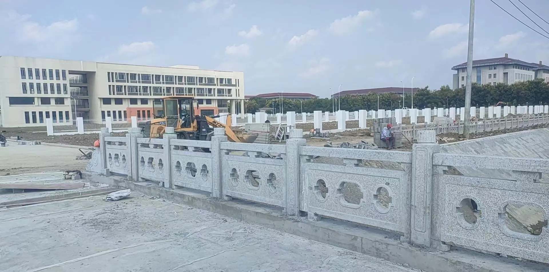 承德 白麻花岗岩荔枝面河道栏杆