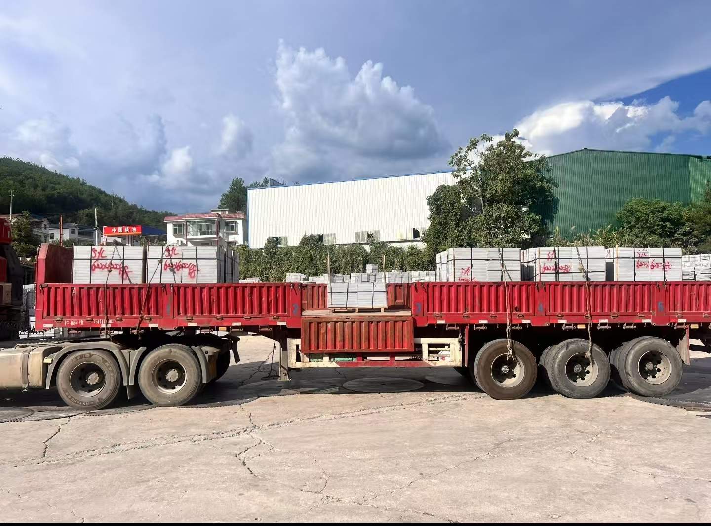 承德 芝麻灰花岗岩地铺石出货日常