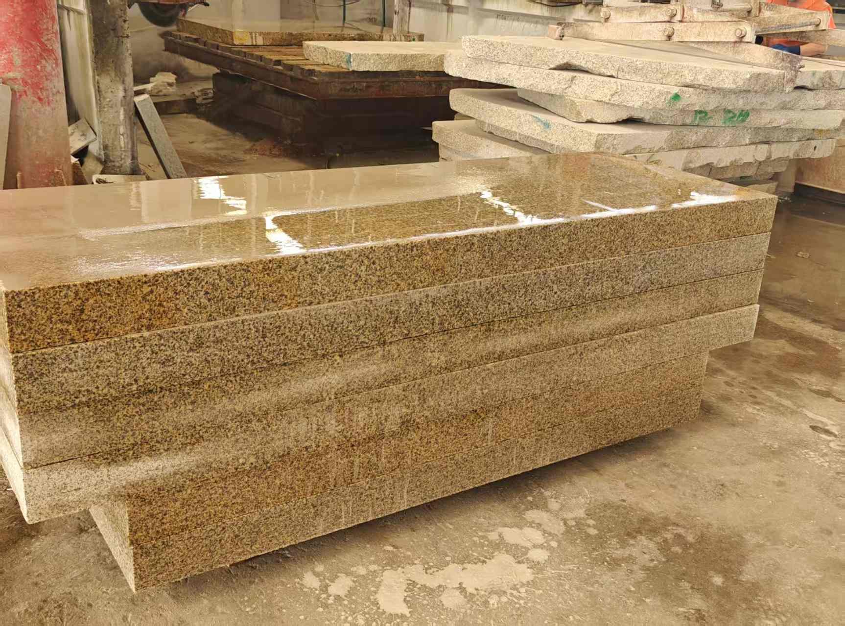 承德 黄金麻栏杆料半成品加工中